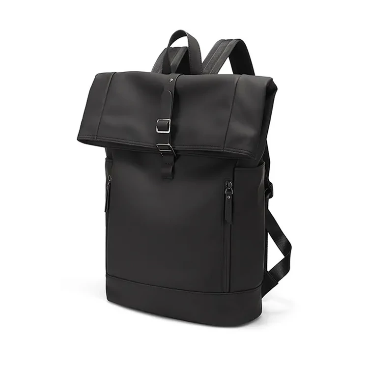 Fedélzeti méretű sokzsebes hátizsák 