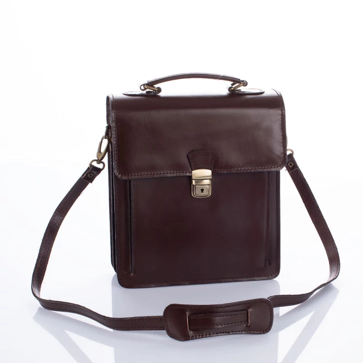 Valódi bőr férfi oldaltáska sötétbarna színben