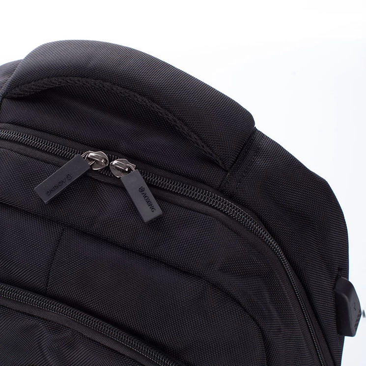 Ultraerős Fedélzeti méretű laptophátizsák  USB töltővel