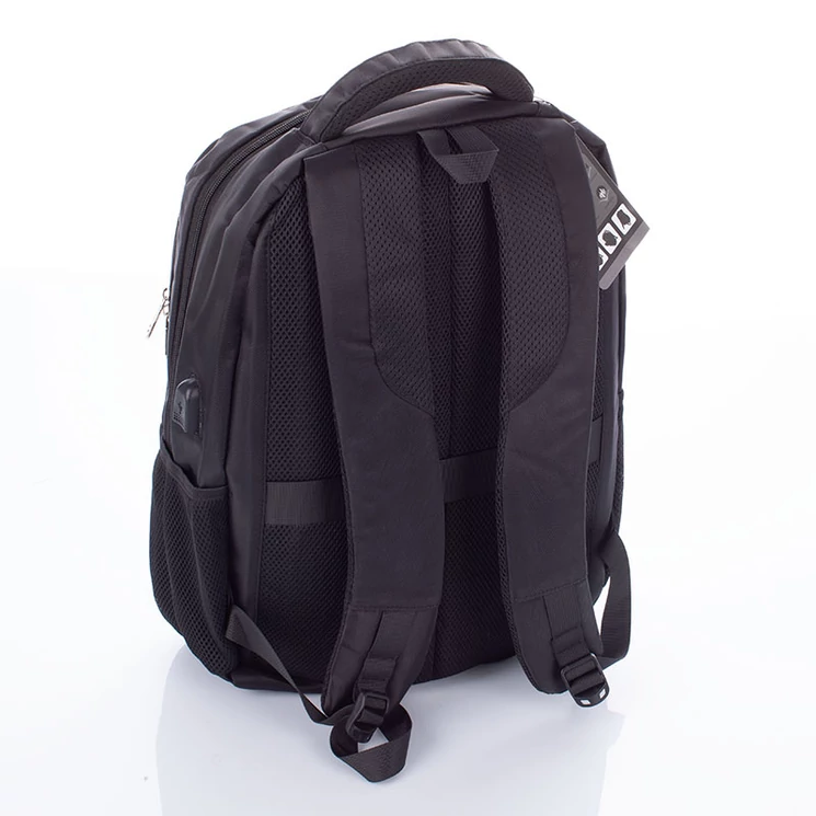 Ultraerős Fedélzeti méretű laptophátizsák USB töltővel