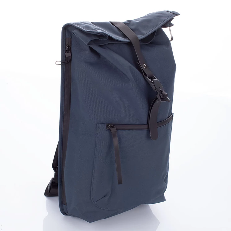 Sötétkék többzsebes hátizsák