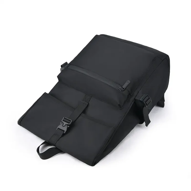 Vízálló fedélzeti méretű hátizsák fekete színben