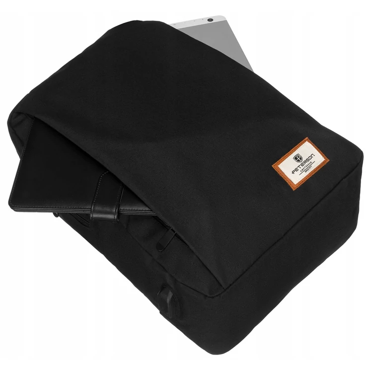 Peterson hátizsák  kabinméretű táska USB csatlakozóval