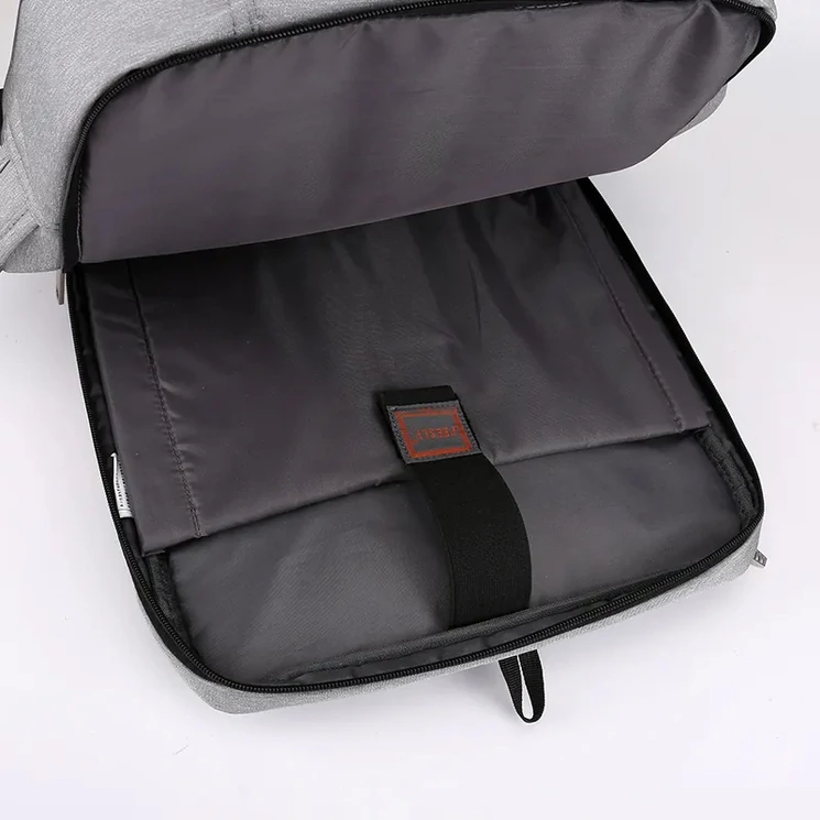 WIZZ Fedélzeti méretű laptophátizsák 40 x 30 x 20 cm USB csatlakozóval