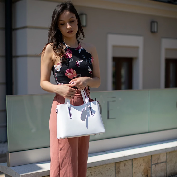 Valódi bőr női táska fehér színben