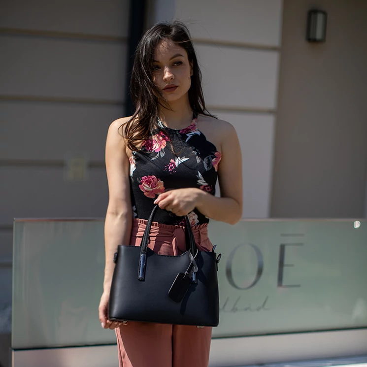 Valódi bőr női táska fekete színben