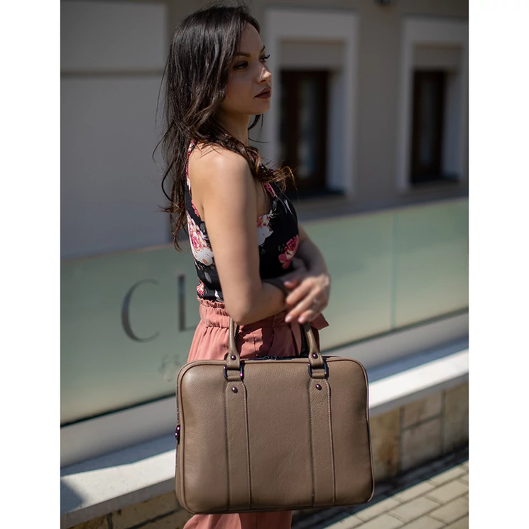 Laptoptartós Valódi bőr üzleti táska NT 8890 Brown