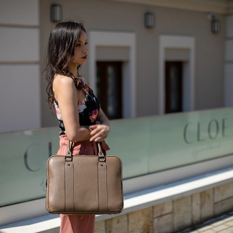 Laptoptartós Valódi bőr üzleti táska NT 8890 Brown