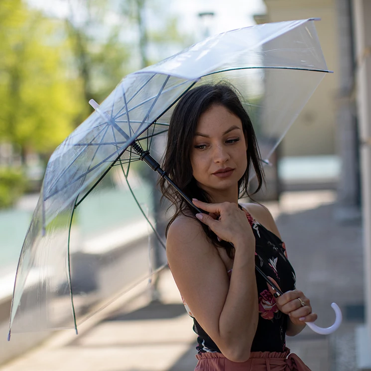 Átlátszó esernyő piros