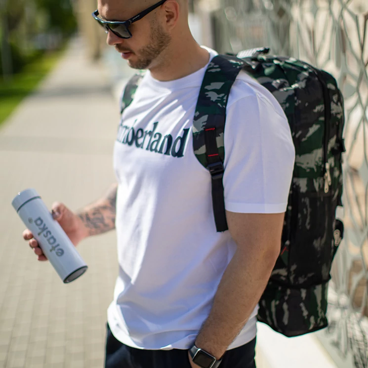 Nagyméretű bővíthető terepszínű túrahátizsák 