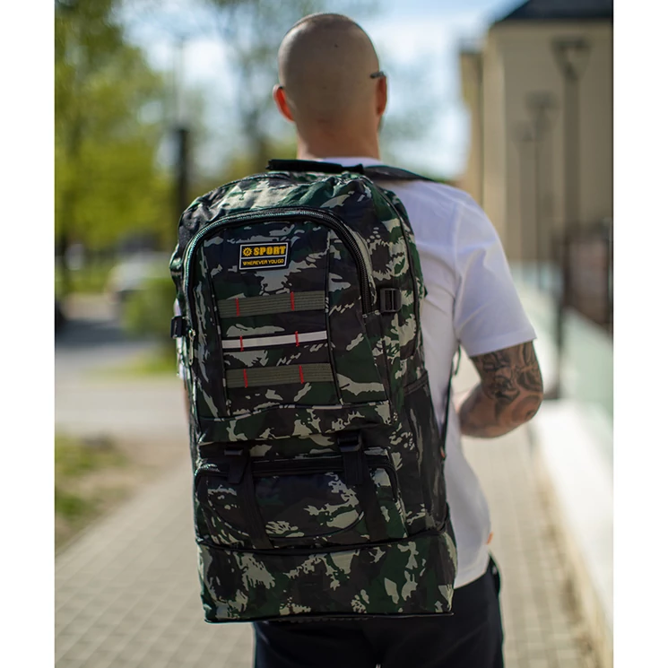 Nagyméretű bővíthető terepszínű túrahátizsák 