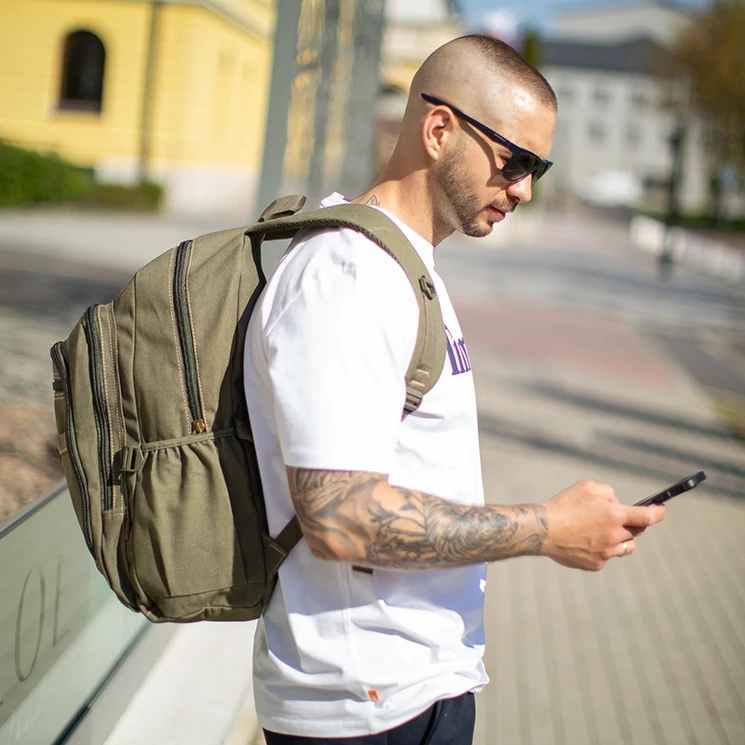 Outdoor vászon hátizsák khakizöld színben