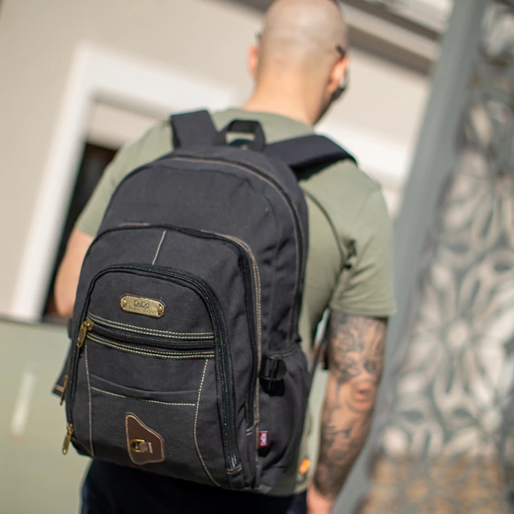 Outdoor vászon hátizsák Fekete színben