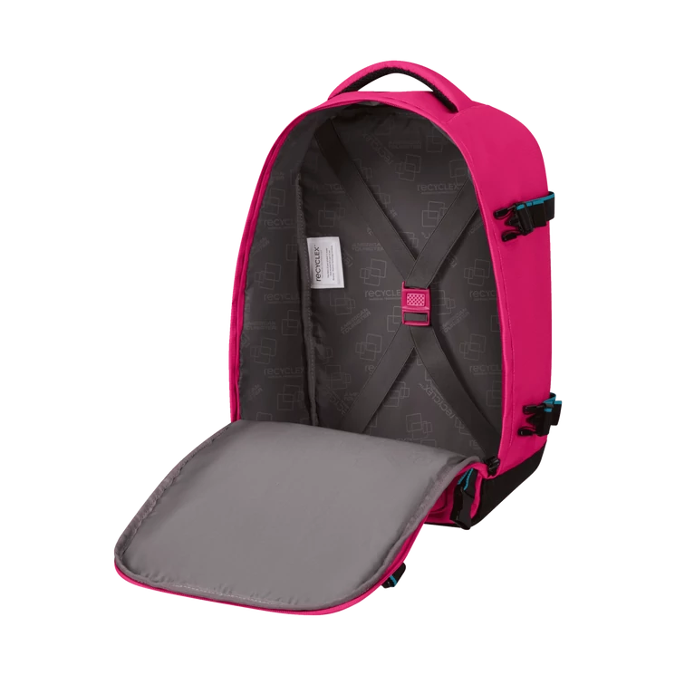 American Tourister 3 funkciós hátizsák méret:40 x 25 x 20 cm Ryanair méret