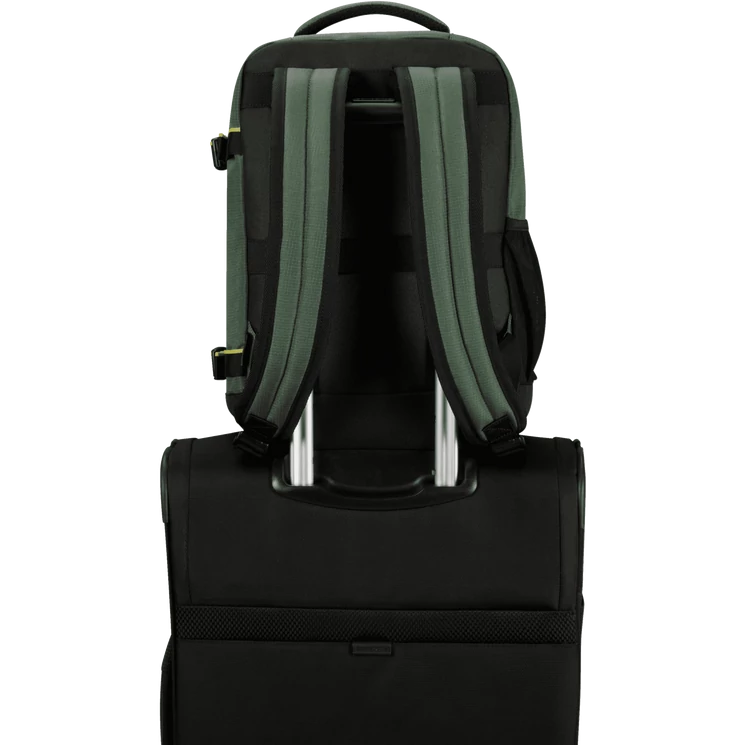 American Tourister 3 funkciós hátizsák méret:40 x 25 x 20 cm Ryanair méret