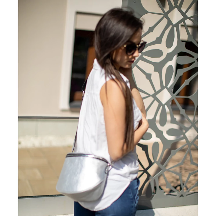 Keresztpántos női oldaltáska ezüst színben 76201 silver