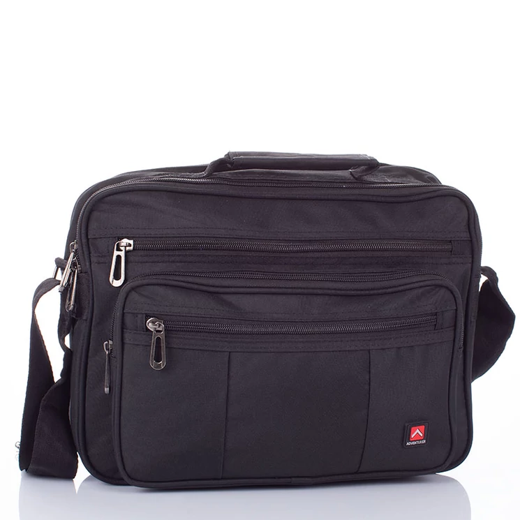 AdventureR Férfi válltáska fekete színben 
