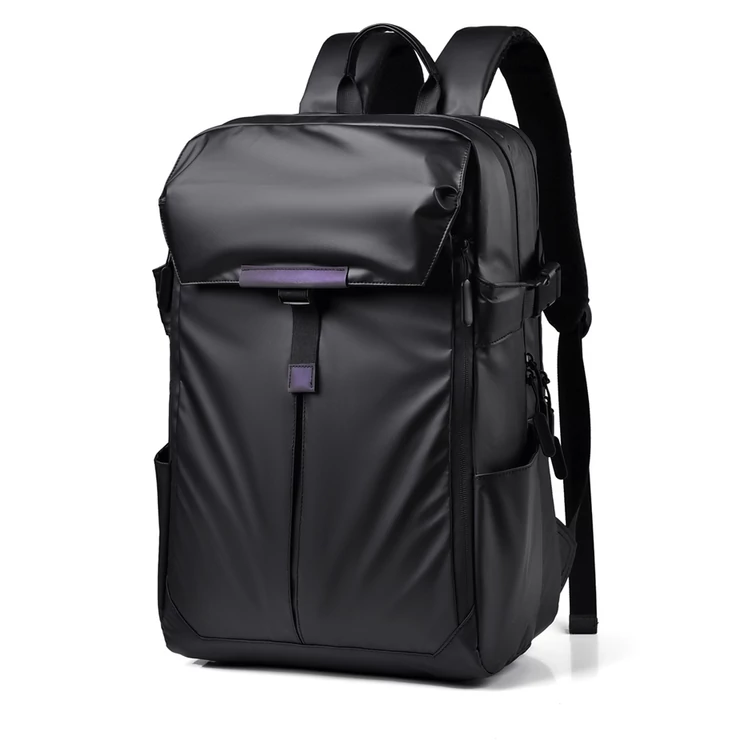 Fekete vízálló többzsebes laptoptartós hátizsák