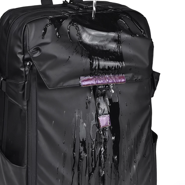 Fekete vízálló többzsebes laptoptartós hátizsák