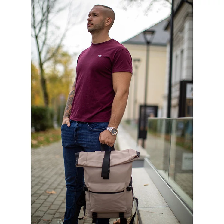 Bézs vízálló többzsebes laptoptartós hátizsák