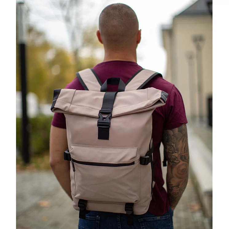 Bézs vízálló többzsebes laptoptartós hátizsák