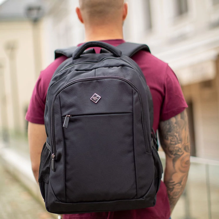 Aoking  laptophátizsák usb töltővel 