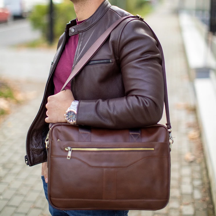 Valódi bőr üzleti táska sötétbarna színben