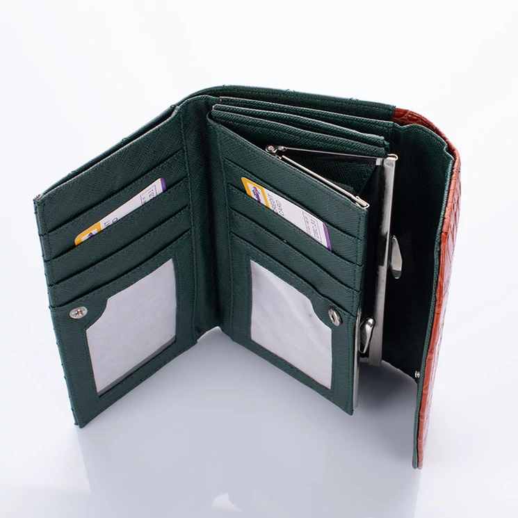 Női csatos nagyméretű pénztárca