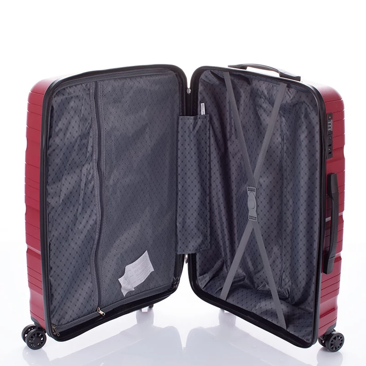 Travelway 3 db-os Strapabíró bőrönd szett Fekete színben Törhetetlen rugalmas anyagból