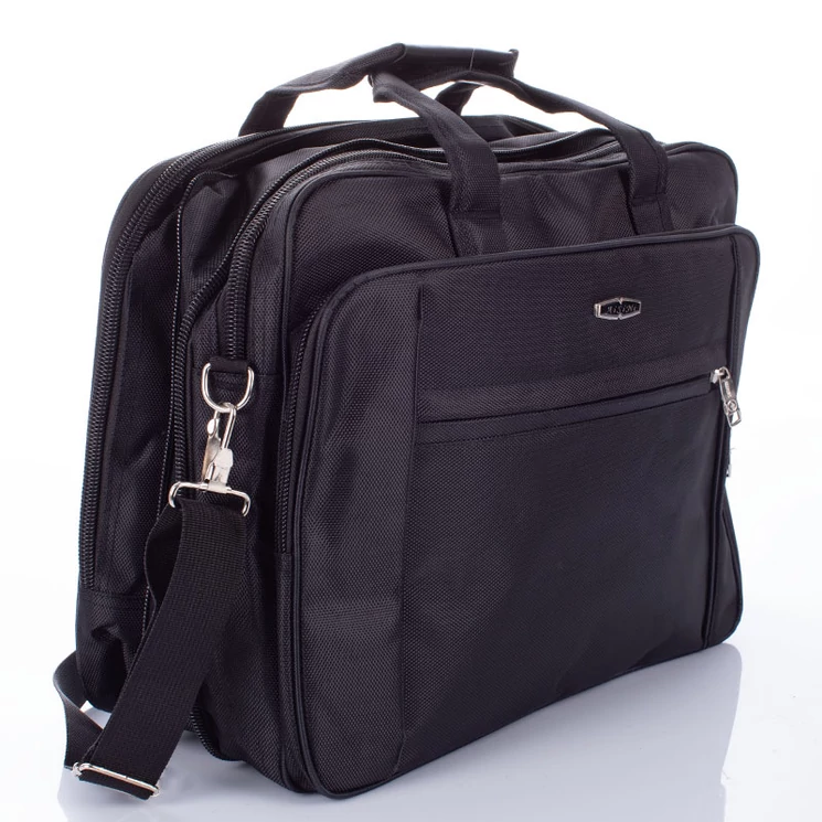 Fekete üzleti táska laptoptartóval bővíthető 