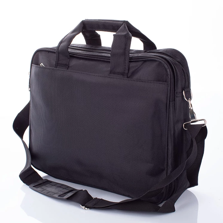 Fekete üzleti táska laptoptartóval 