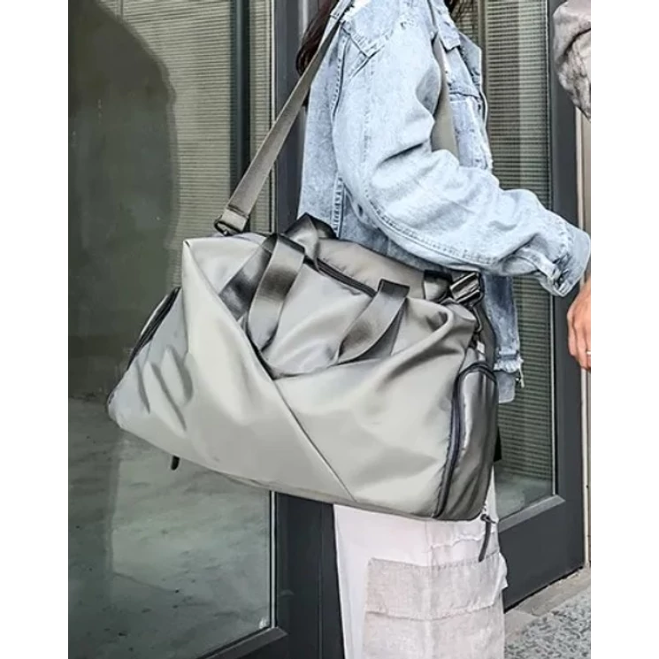 Utazótáska  Wizzair méretű fedélzeti táska 40 x 30 x 20 cm szürke színben