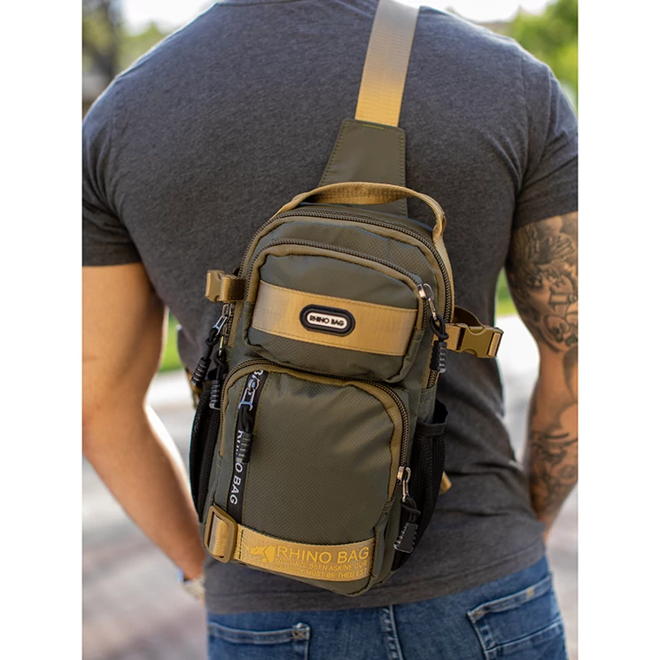 Sokzsebes Testtáska fekete színben