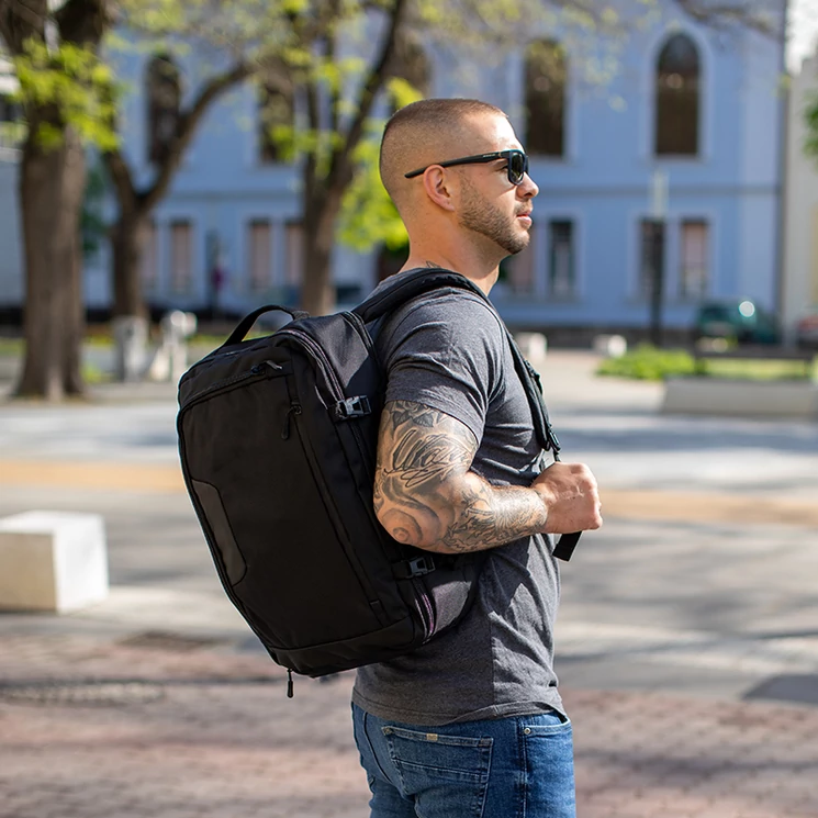 3- Funkciós Utazó Hátizsák, WizzAir méretű 40x30x20cm, Fekete Színben