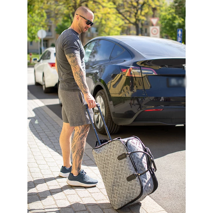 Többzsebes gurulós utazó táska