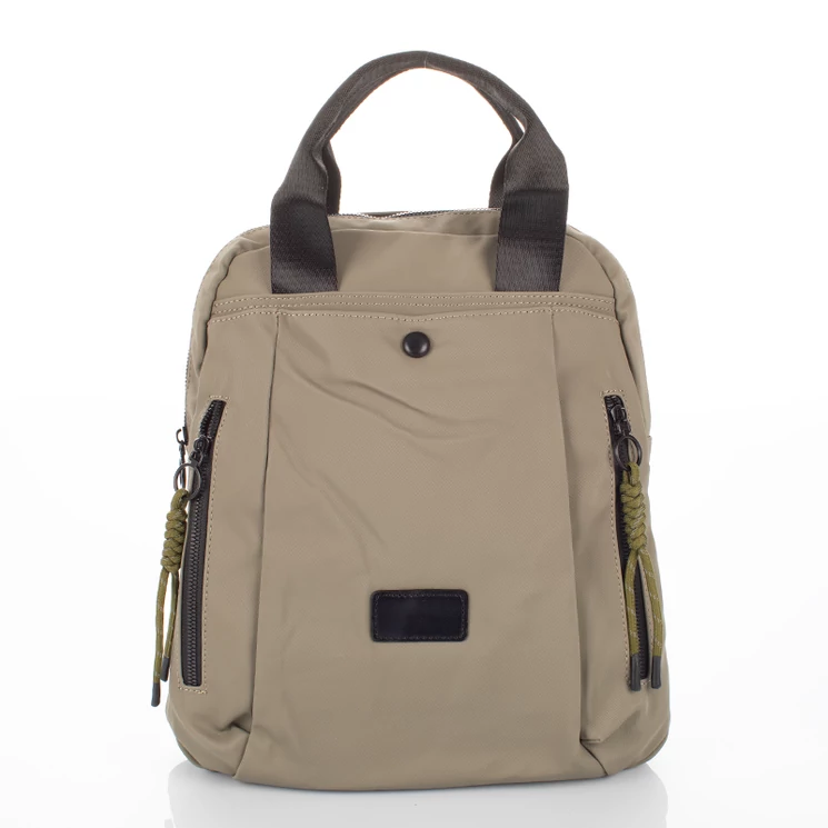 Sokzsebes vízálló női hátizsák zöld színben