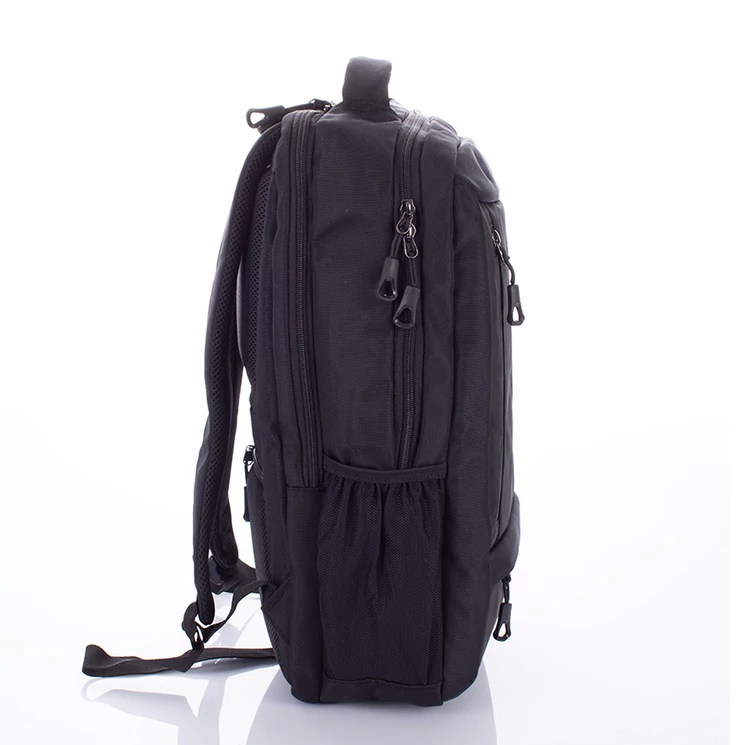 WIZZ Fedélzeti méretű laptophátizsák  USB csatlakozóval vízálló