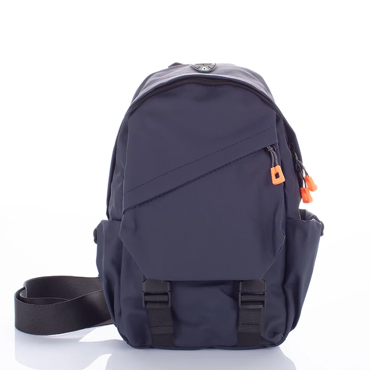 Vízálló Sokzsebes Testtáska usb csatlakozóval