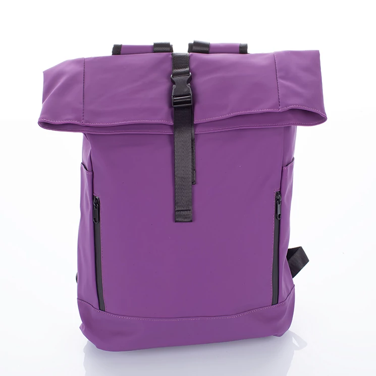 Vízálló többzsebes hátizsák méret: 40 x 30 x 20 cm