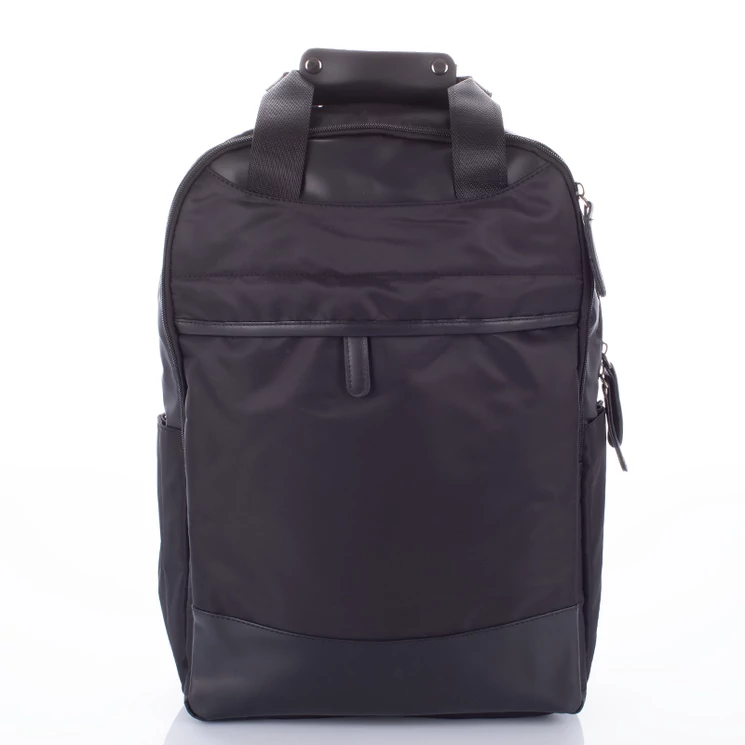 Fekete vízálló többzsebes hátizsák