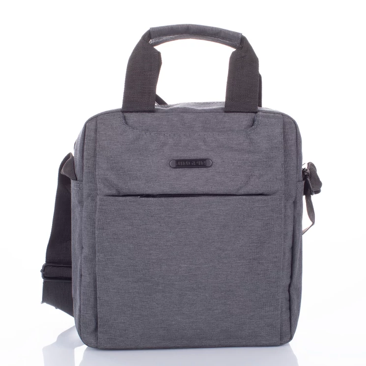 Sokzsebes praktikus férfi oldaltáska 