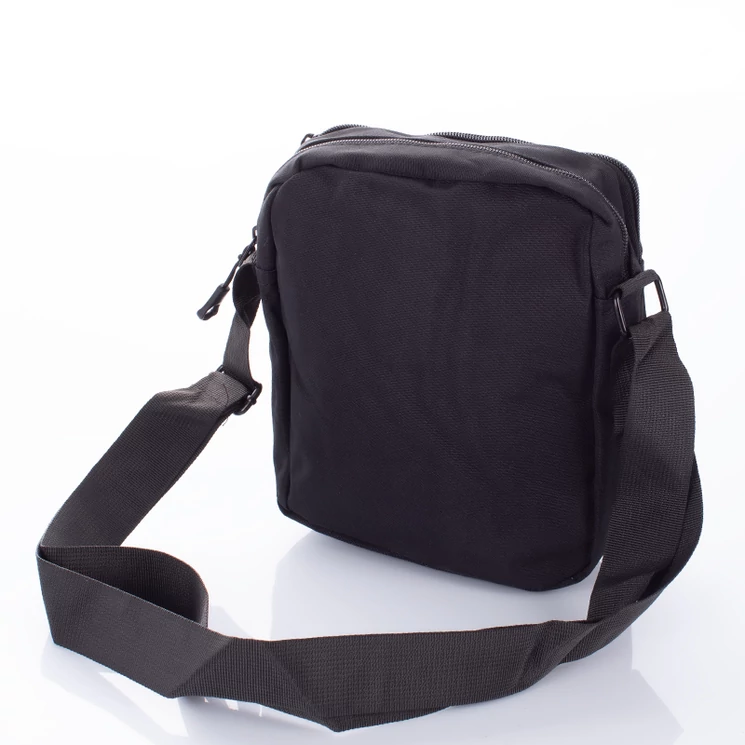 Sportos többzsebes férfi oldaltáska 