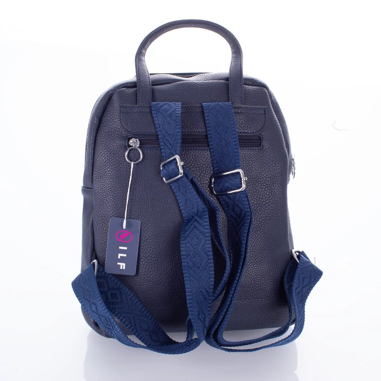 Sokzsebes vízálló női hátizsák fekete színben