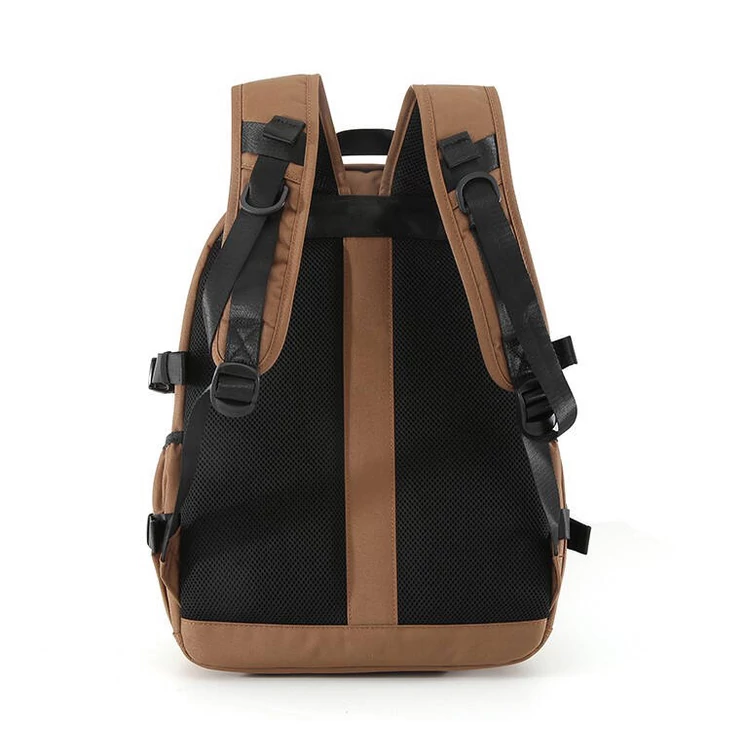 Városi, tágas hátizsák vízálló anyagból Barna színben