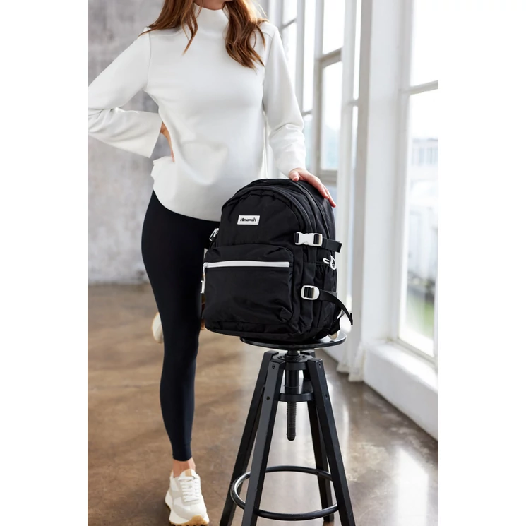 Városi, tágas hátizsák vízálló anyagból Fekete szíben