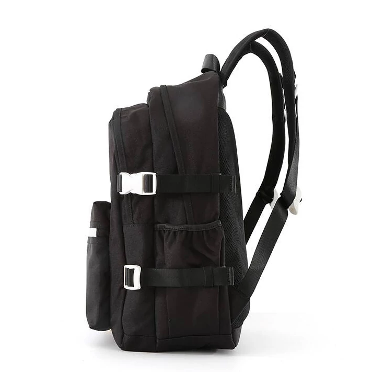 Városi, tágas hátizsák vízálló anyagból Fekete szíben