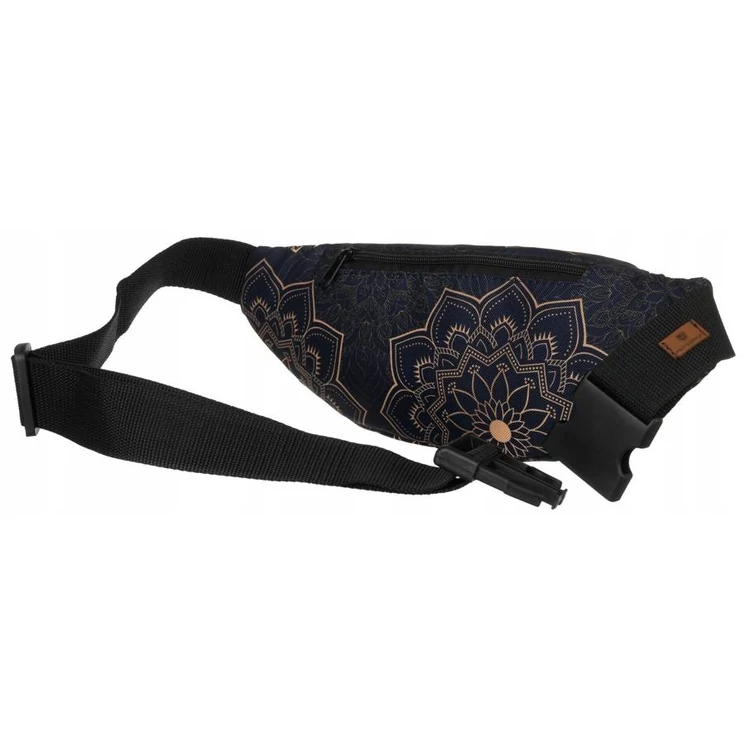 Tágas női Övtáska