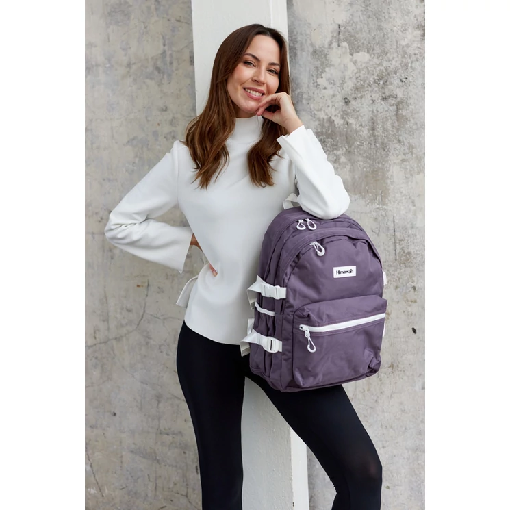 Városi, tágas hátizsák vízálló anyagból Lila színben