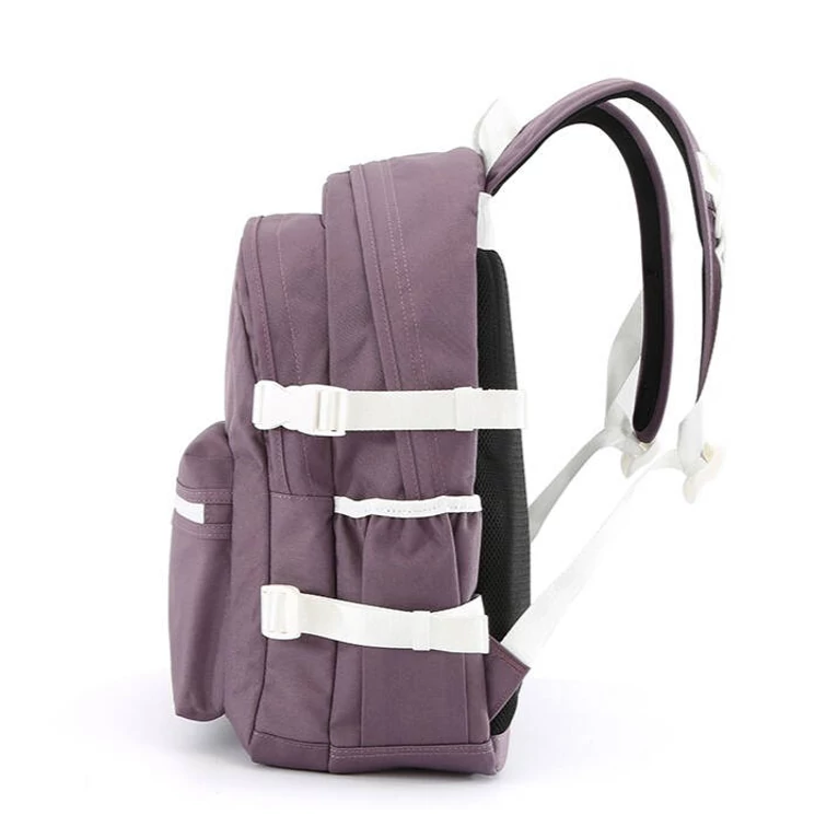 Városi, tágas hátizsák vízálló anyagból Lila színben