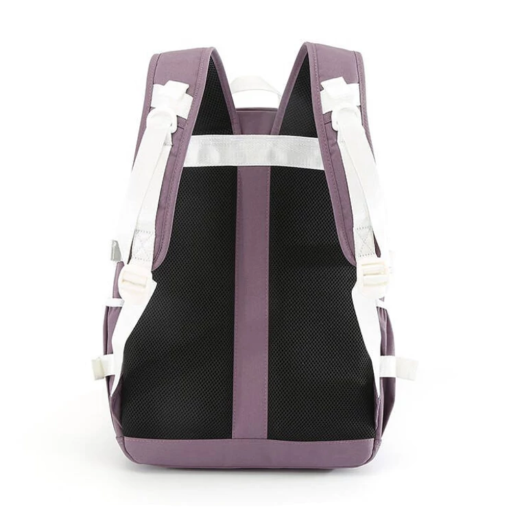 Városi, tágas hátizsák vízálló anyagból Lila színben